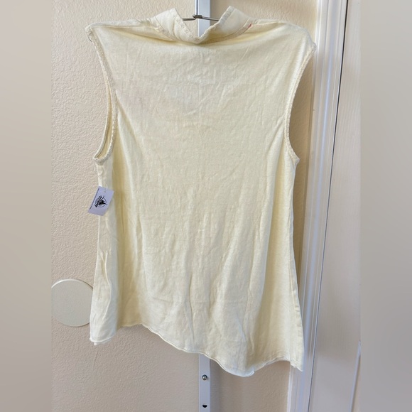 NWT - Star Wars Galaxy’s Edge Rise of the Resistance Top - Size XS - Picture 2 of 4